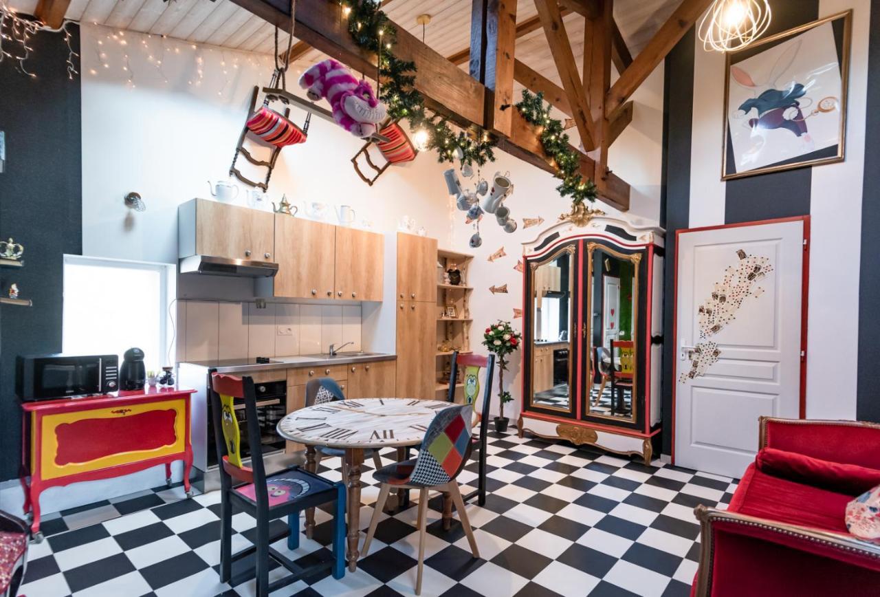 Insolite Alice In Wonderland Gujan-Mestras Exterior foto