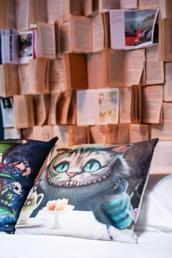 Insolite Alice In Wonderland Gujan-Mestras Exterior foto
